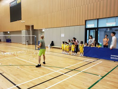 Visite du centre sportif de Harbour Road