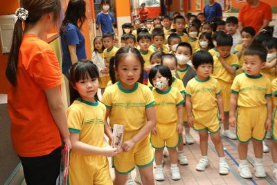 Le défilé de la Vierge