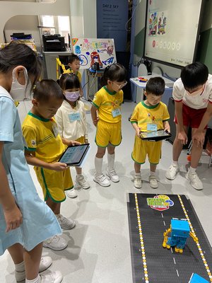 Visite à l'école primaire du Précieux Sang